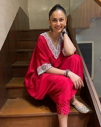 கொஞ்சும் விழியாள்... ரகுல் பிரீத் சிங்!